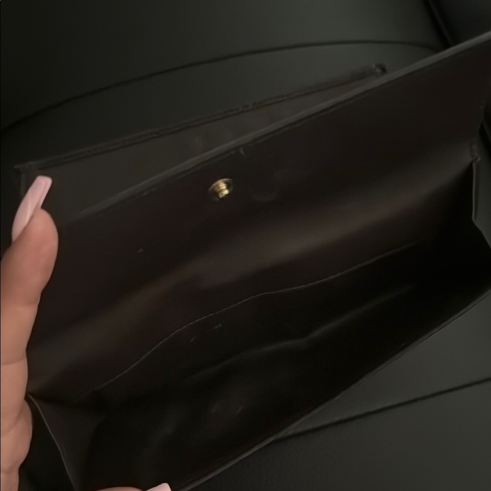 Gucci Embossed Wallet - Picture 6 of 7